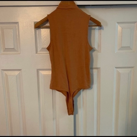Express Tan Ribbed Mock Neck Thong Body Suit Small - Picture 6 of 7